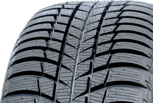 Bridgestone BLIZZAK LM001